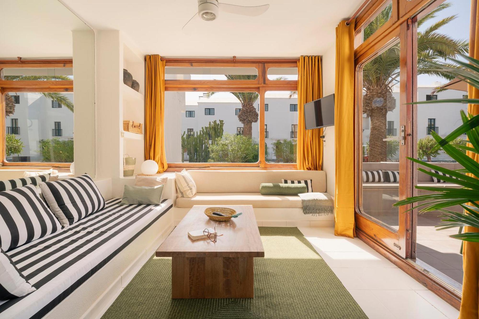 Lanzarote Beach Apartments, Casa Bruna กอสตา เตกีสเซ ภายนอก รูปภาพ